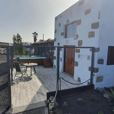 Caserio Leandro Iv Villa *